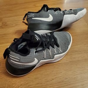 Women's Nike Hypershift Shoe Size 6